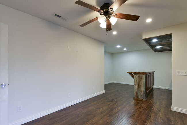 Building Photo - 1791 Fruit Farm Rd