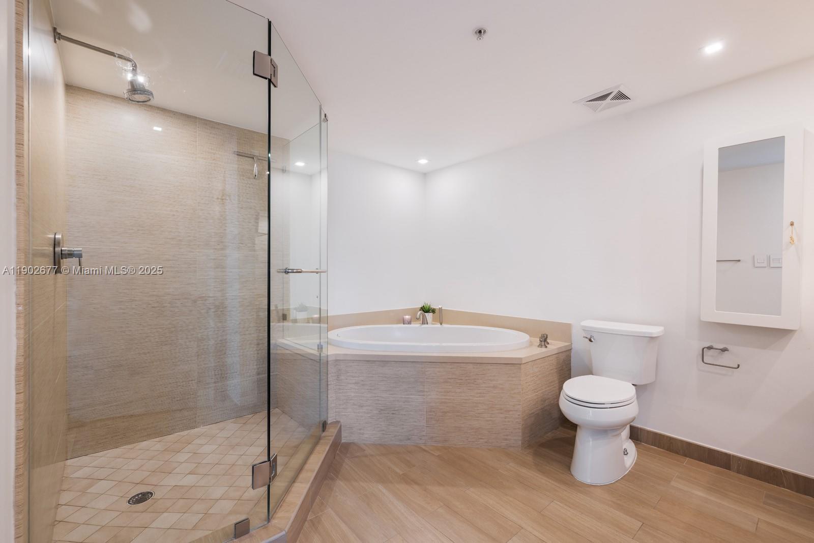 Building Photo - 7928 East Dr