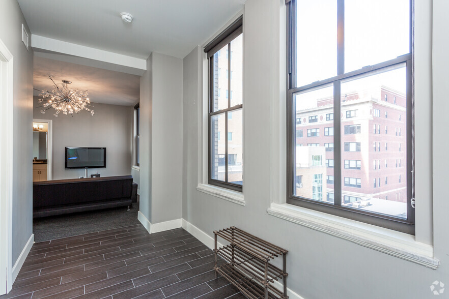 2BR 1,211 SF - Entryway - Union Arcade Building