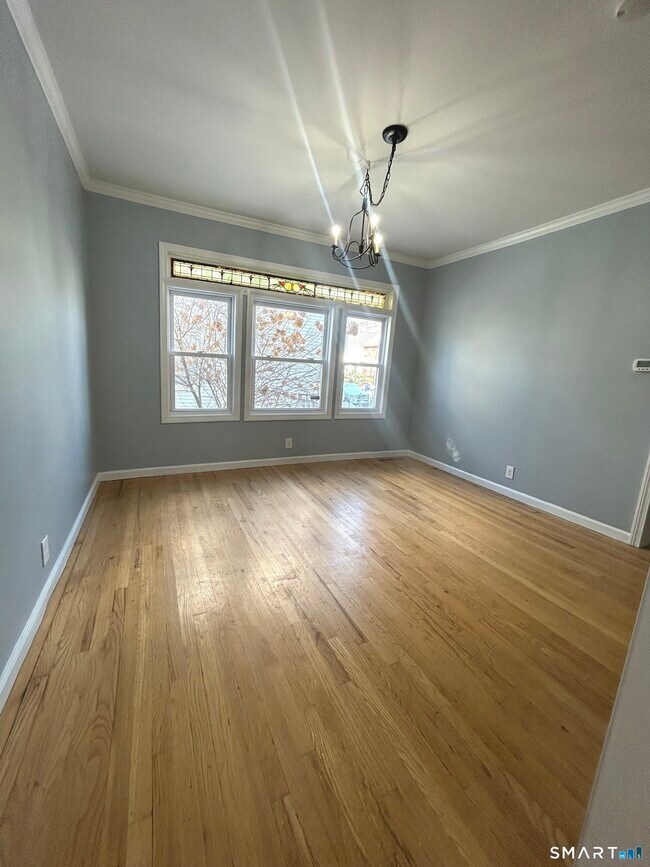 Building Photo - 143 Wilson St