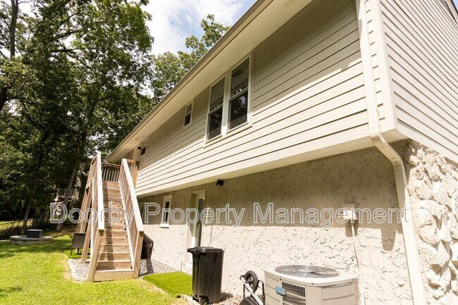 Building Photo - 1313 Timbercrest Ln