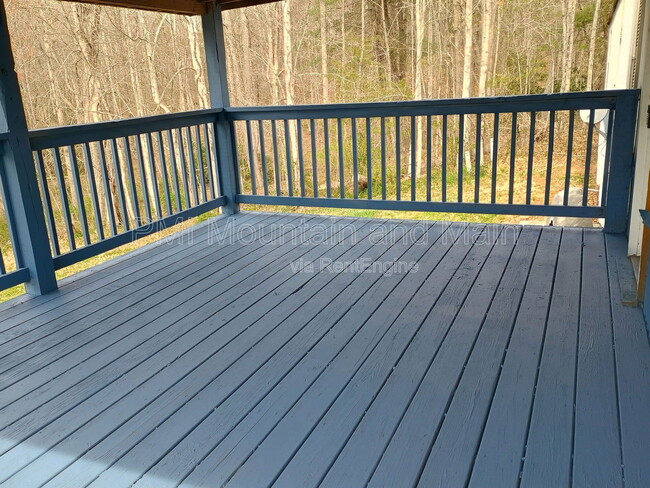 Building Photo - 26 Misty Mountain Way