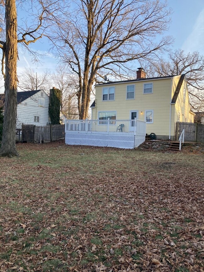 Building Photo - Move in bonus! Charming two story 2 bedroom home