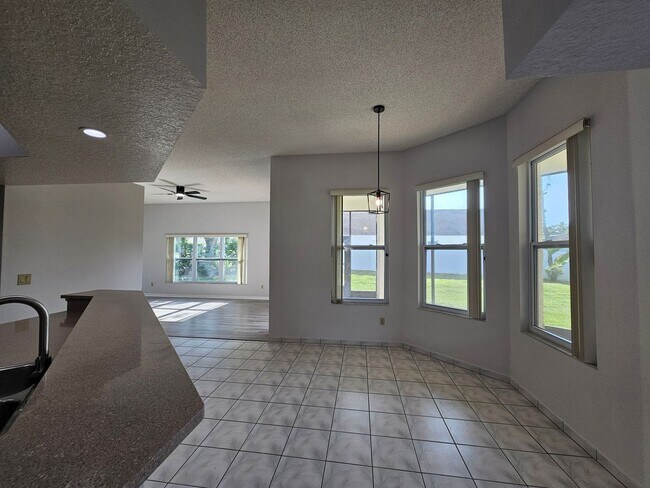 Building Photo - 6506 Canterlea Dr