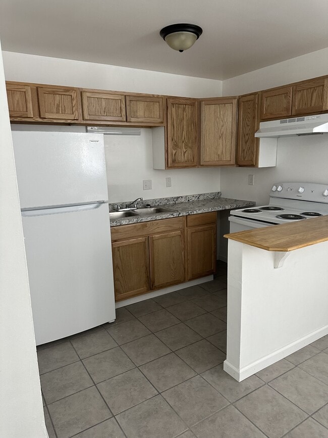 Building Photo - 182 E Market St