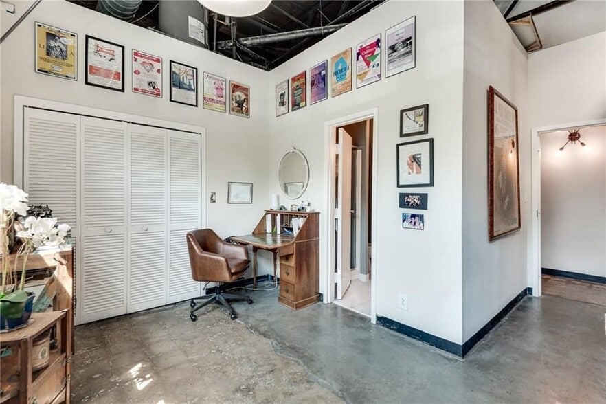 Building Photo - 5200 Peachtree Rd