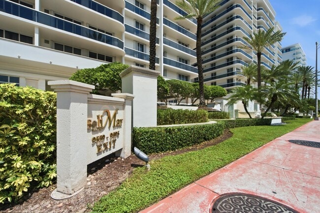 Building Photo - 9595 Collins Ave
