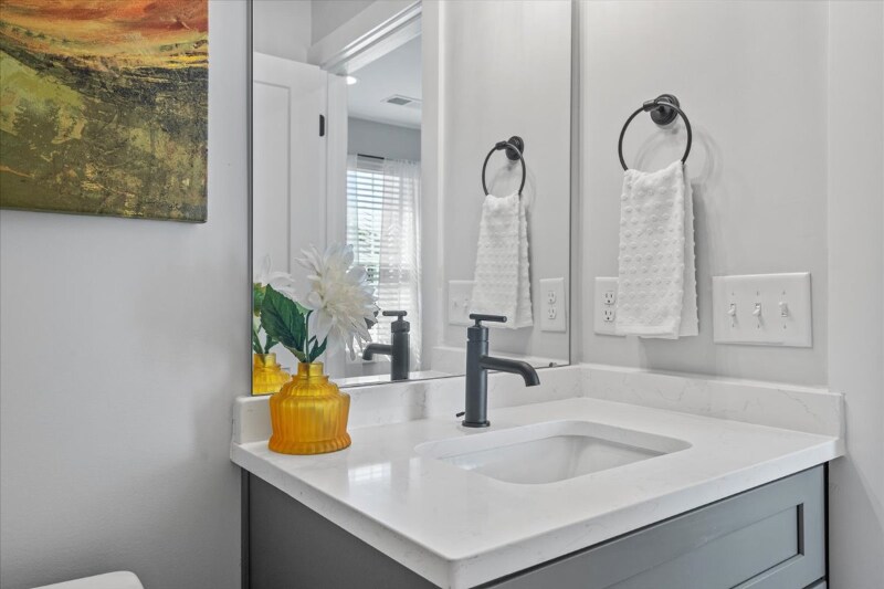 Building Photo - 191 Freeze Ave NW