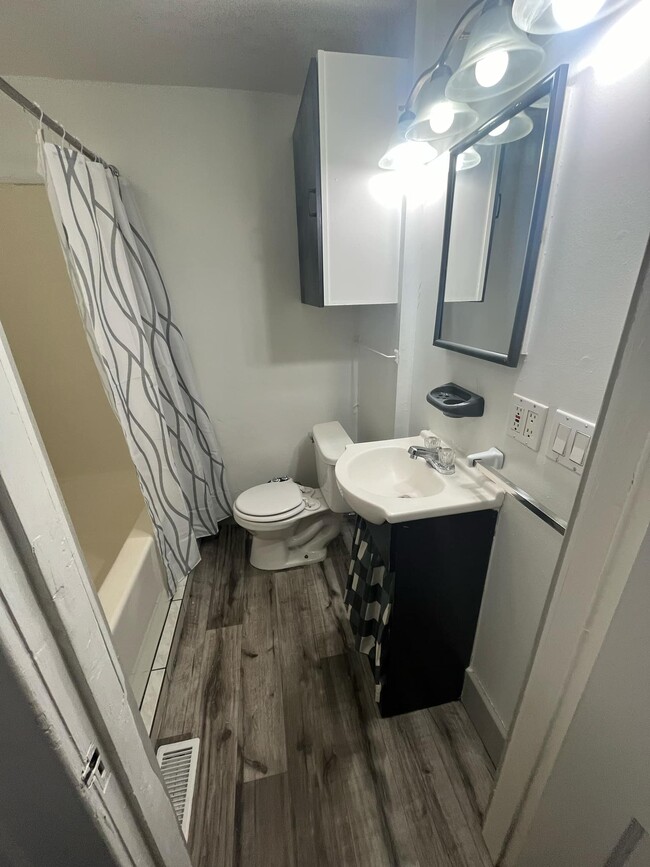 Building Photo - 4123 Buell Dr