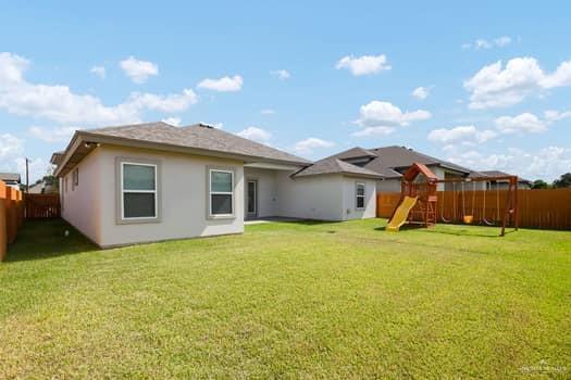 Building Photo - 20 Zinnia St