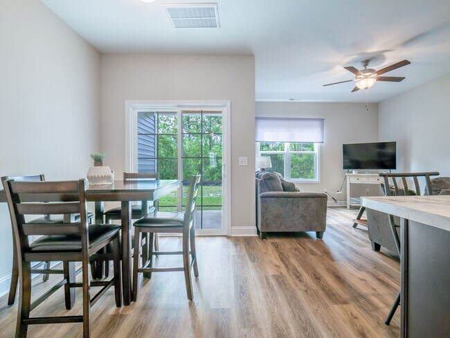 Building Photo - 355 S Stingray Ln