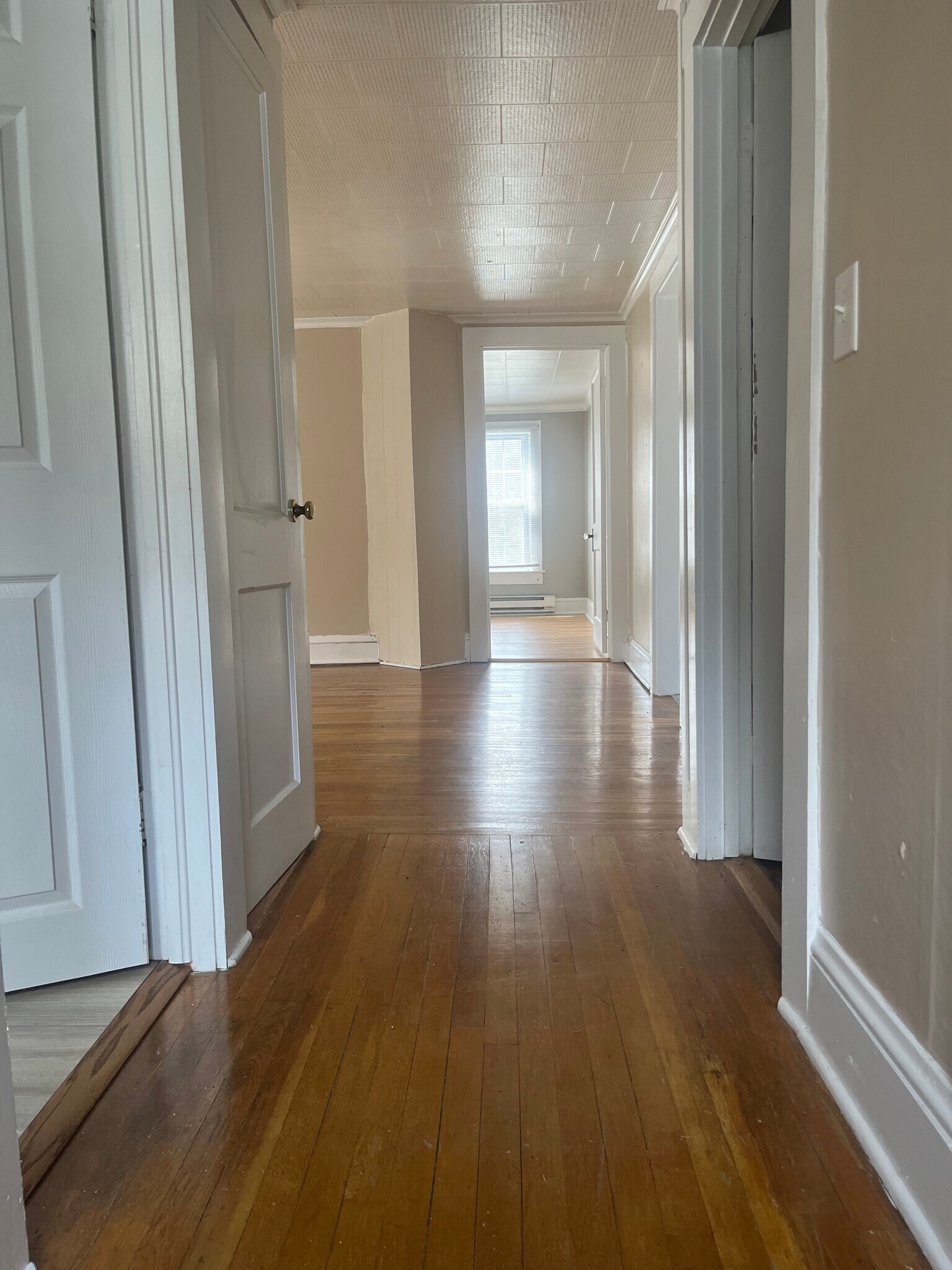 Building Photo - 110 School St