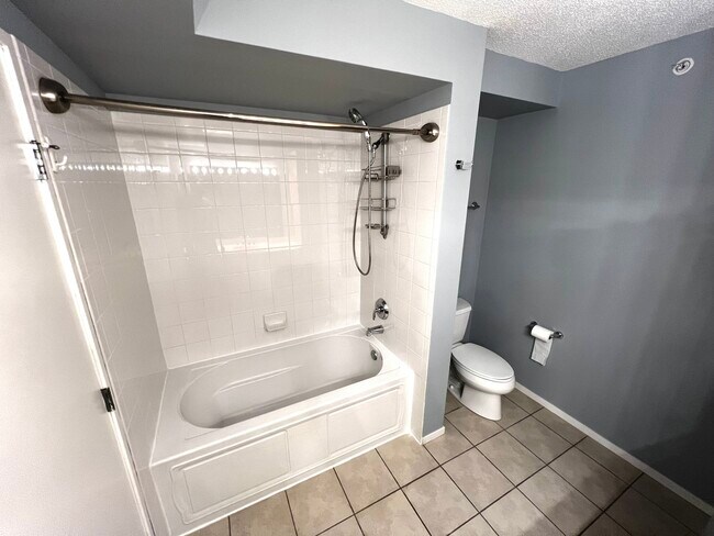 Building Photo - 9655 Woods Dr