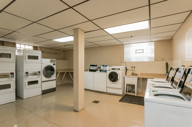 Laundry - 6655 McCallum St