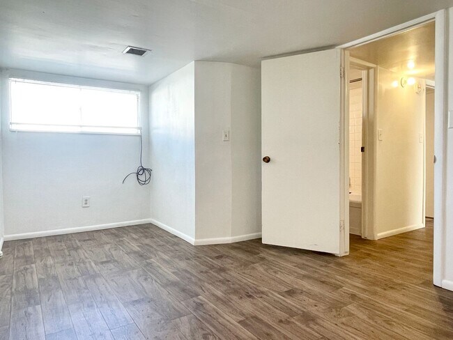 Building Photo - 305 N 100 W