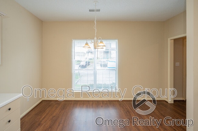 Building Photo - 1934 Live Oak Trce