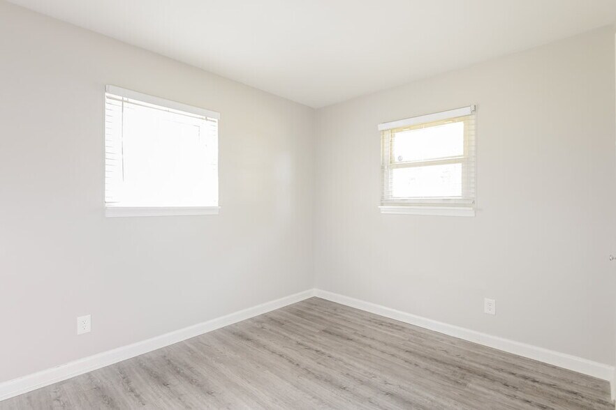 Building Photo - 17 Gerry Ct