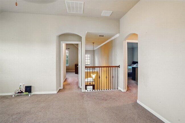 Building Photo - 1001 Vineyard Dr