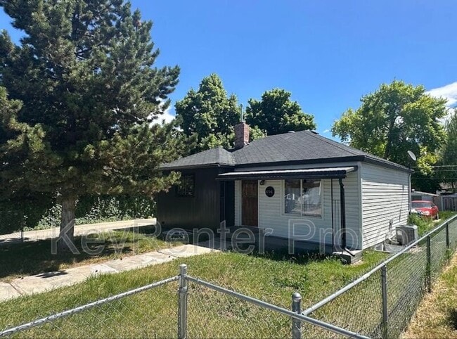 Primary Photo - 494 N Emery Ave