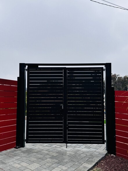 Gated entry - 801 Torrance St