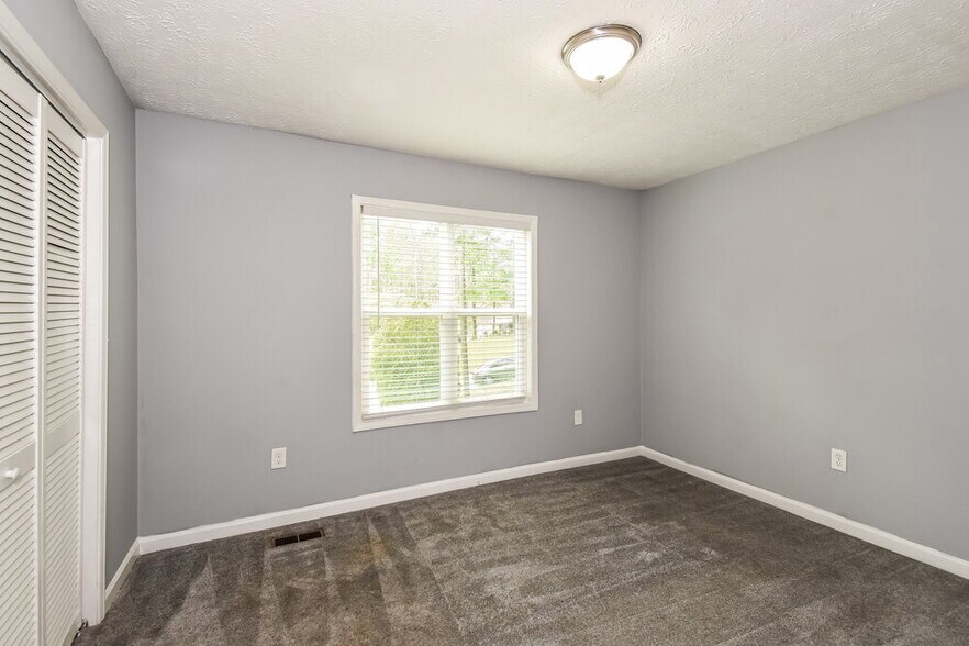 Building Photo - 6513 Mitchell Ln SW