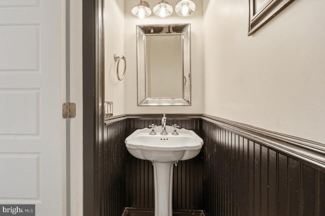 Building Photo - 1339 T St NW