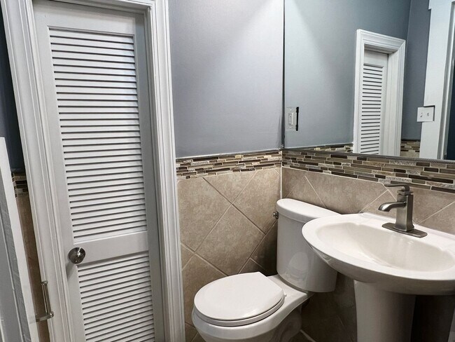 Building Photo - Beautifully refinished home!