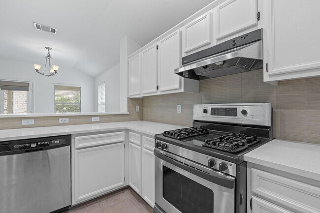 Building Photo - Immaculate 3 Bedroom, 2 Bath Home on Corner Lot in Cedar Park