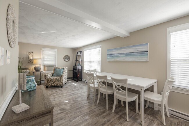 Building Photo - 16 Grasshopper Ln