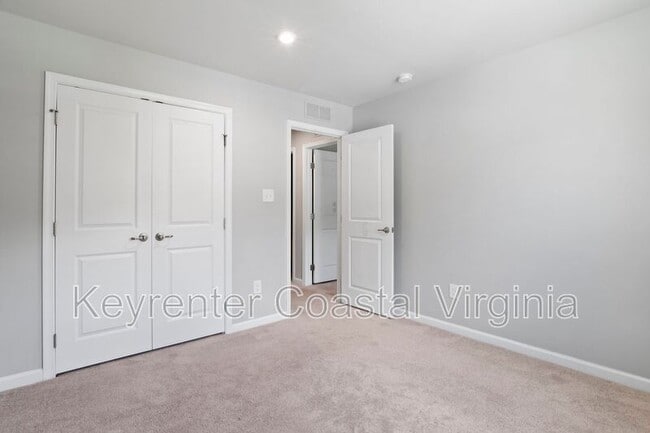 Building Photo - 130 Bicameral Ln