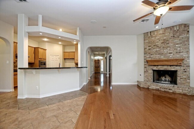 Building Photo - 16612 Barrhead Cove
