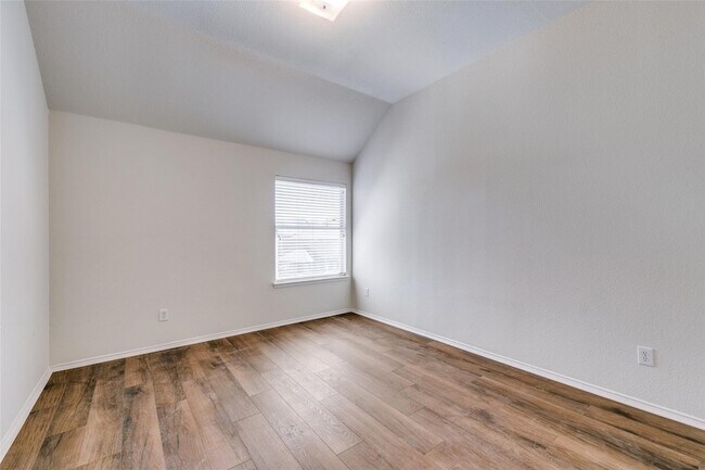 Building Photo - 9121 Portage Ln
