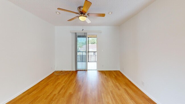Building Photo - 1580 Montauk Dr