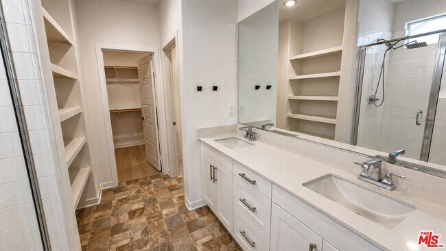 Building Photo - 6972 Calla Lily Dr