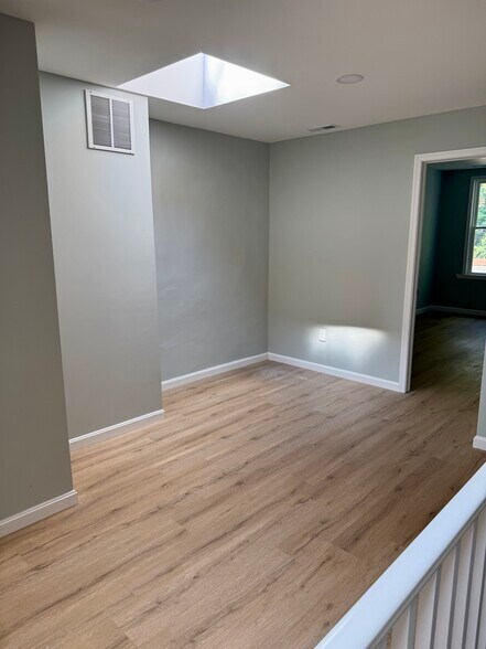 Building Photo - 303 Whitridge Ave