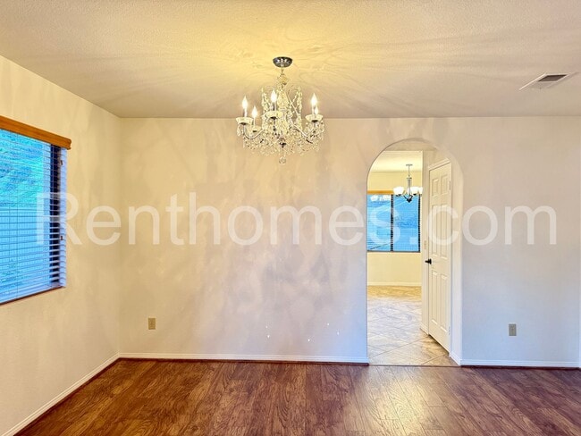 Building Photo - 14265 Marianopolis Way