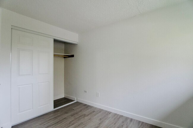 Building Photo - 5111 SW Beaverton Hillsdale Hwy