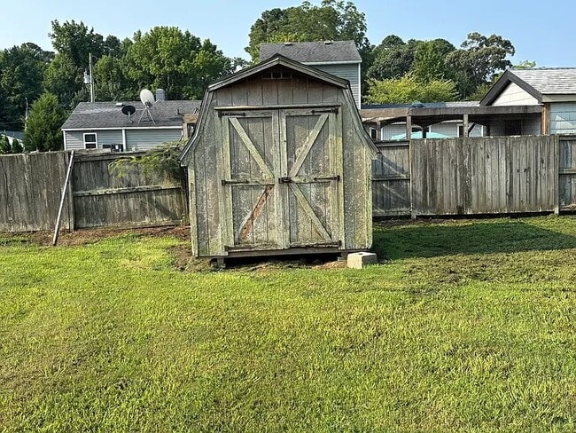 Building Photo - 706 Muddy Creek Rd