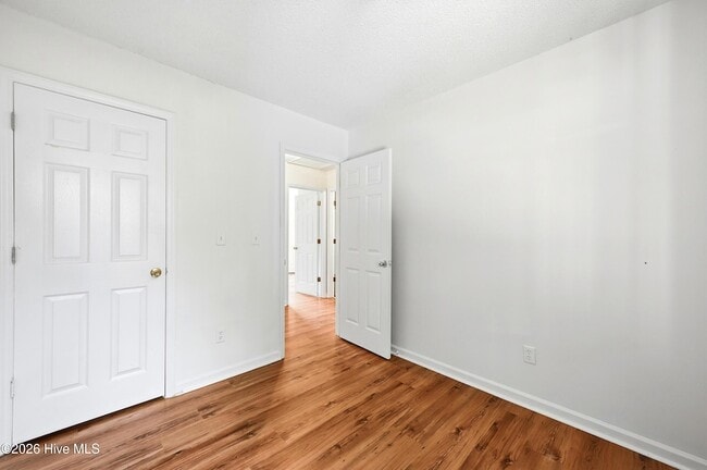Building Photo - 118 Avondale Ave