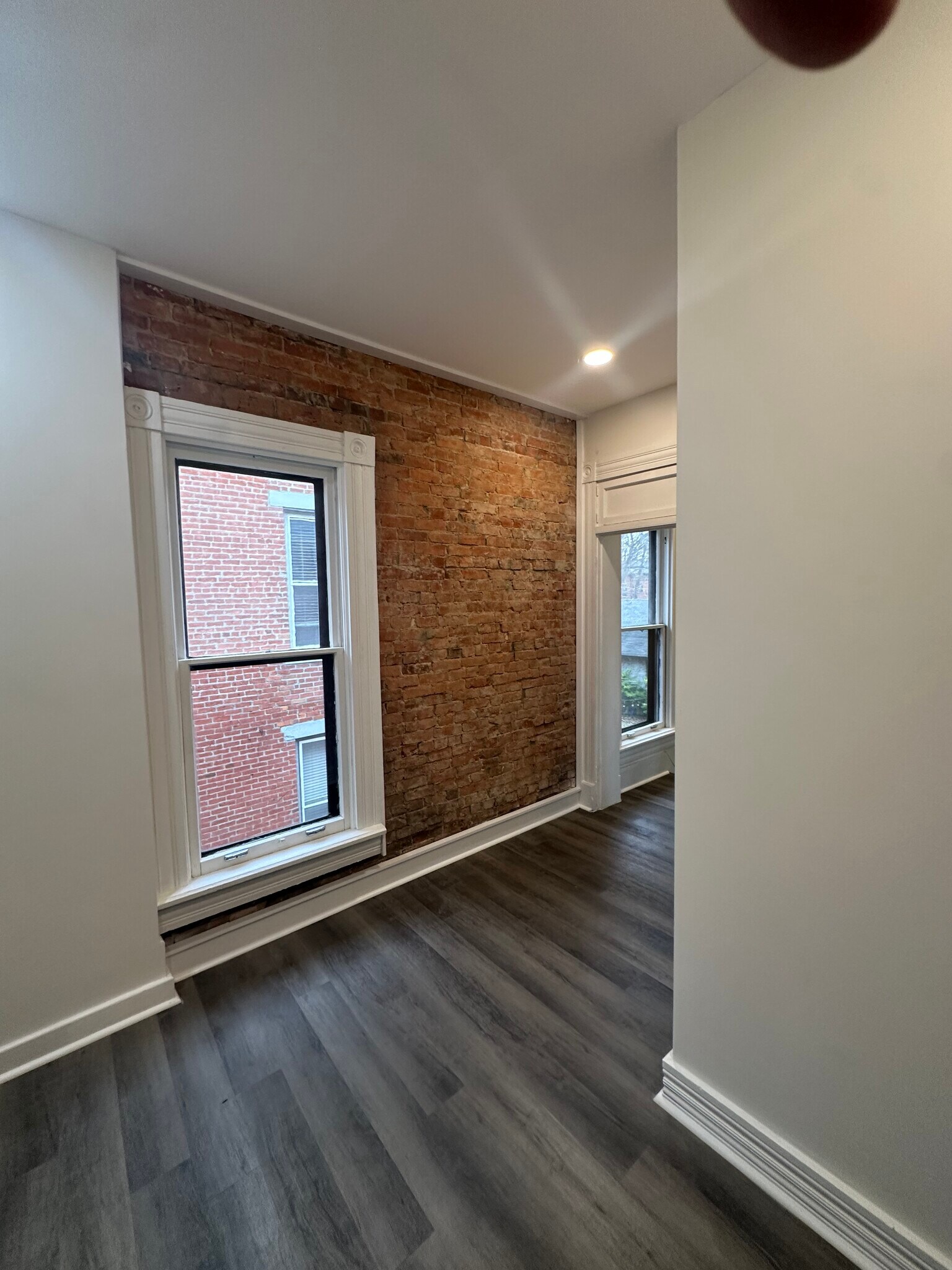 Building Photo - 81 Warren St