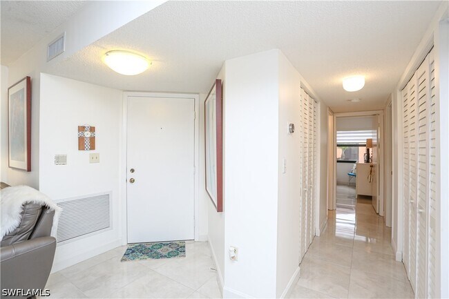Building Photo - 1522 Mainsail Dr