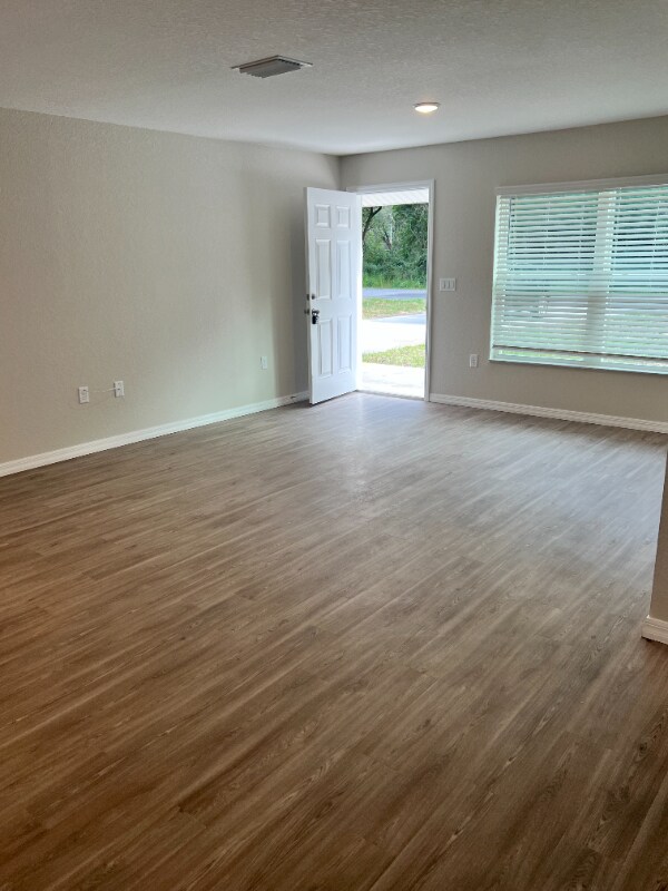 Building Photo - 34 Locust Run