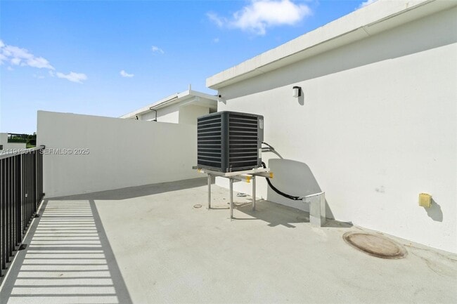 Building Photo - 26126 SW 146th Ave