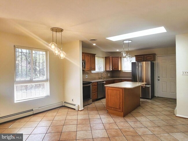 Building Photo - 5419 Sargent Rd