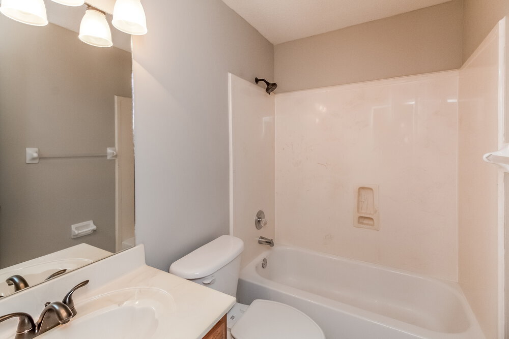 Building Photo - 13106 Sandbourne S