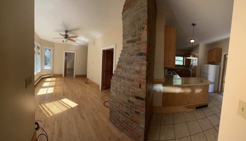 Building Photo - 19 Hickok Pl