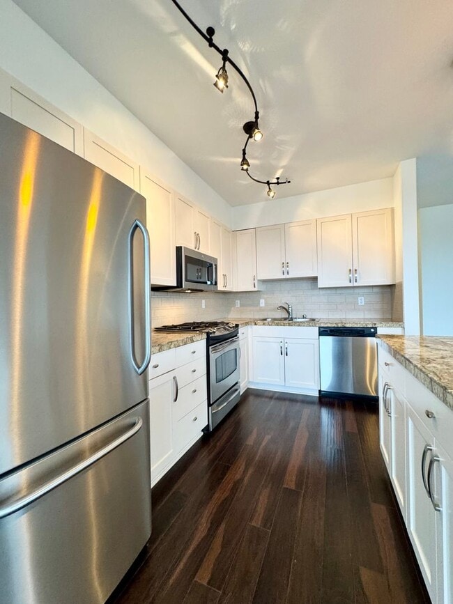 Building Photo - Starpoint Condominiums ~ Issaquah Highlands