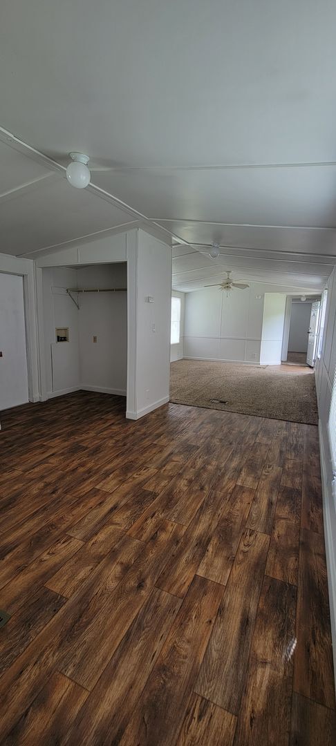 Building Photo - Ready to Move in
