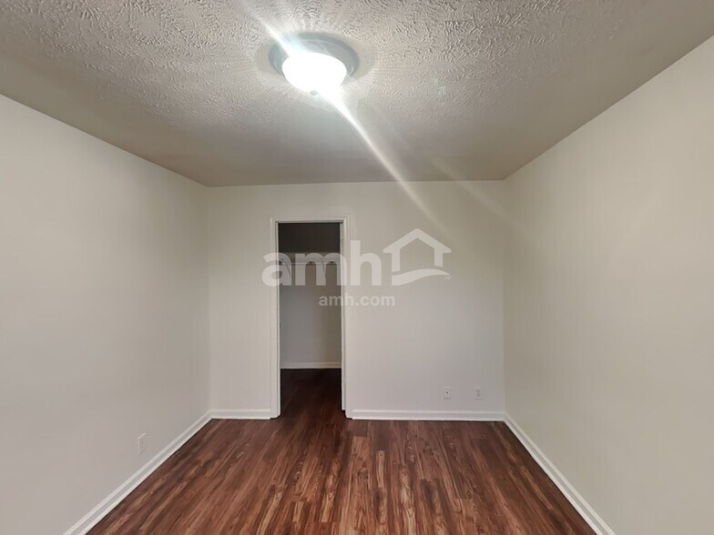 Building Photo - 7024 Legacy Dr