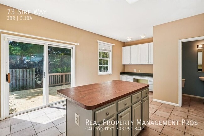 Building Photo - 73 Sire Way